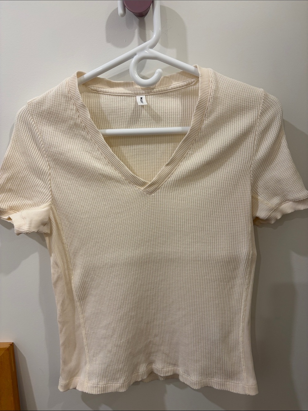 KOTN Cream Short Sleeve V-Neck Waffle Tee